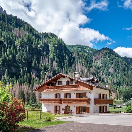 Appartamenti Vittoria Rocca Pietore Buitenkant foto