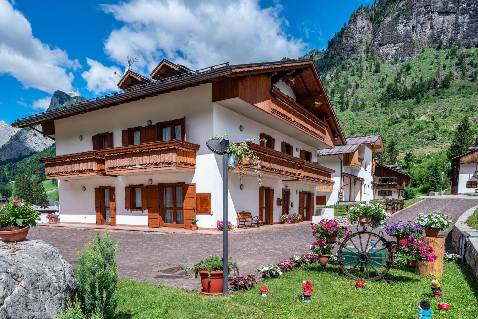 Appartamenti Vittoria Rocca Pietore Buitenkant foto