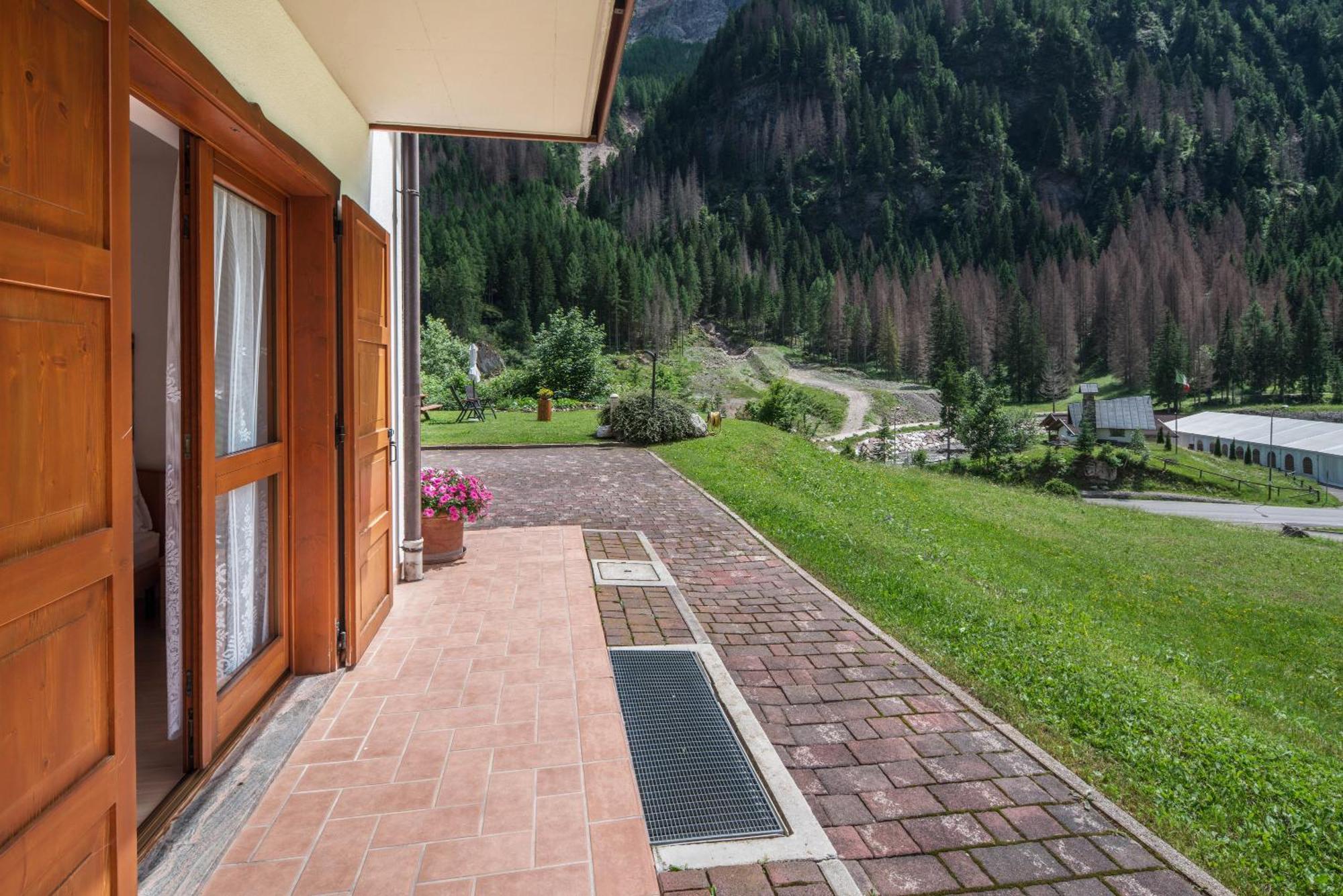Appartamenti Vittoria Rocca Pietore Buitenkant foto